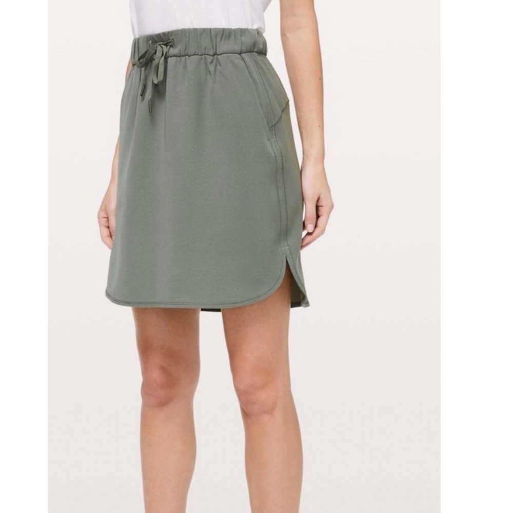 Lululemon On The Fly Skirt Woven Drawstring Pockets Grey Sage Granola Girl 4